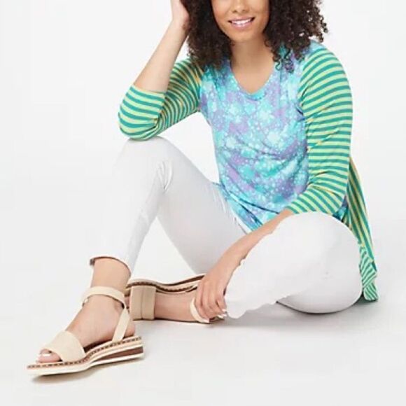 LOGO by Lori Goldstein Rayon 230 Top with Striped Sleeves - Picture 2 of 6